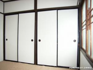 壁一面の収納。容量大